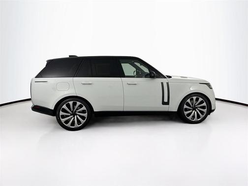 2026 Land Rover Range Rover P530 SE