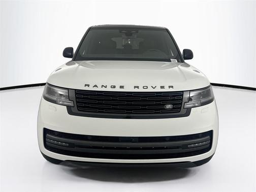 2026 Land Rover Range Rover P530 SE