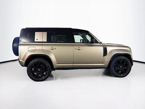 2025 Land Rover Defender 110 V8
