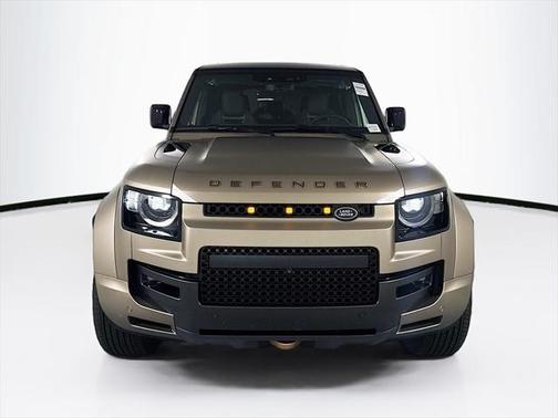 2025 Land Rover Defender 110 V8