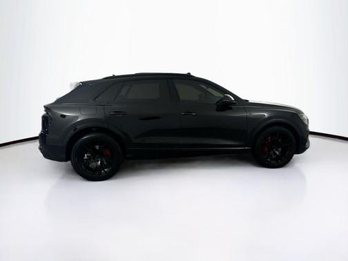 Mythos Black Metallic 2023 Audi Q8 55 Prestige