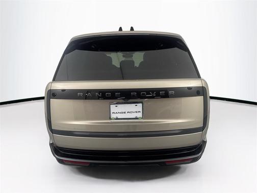 2025 Land Rover Range Rover P550e SE