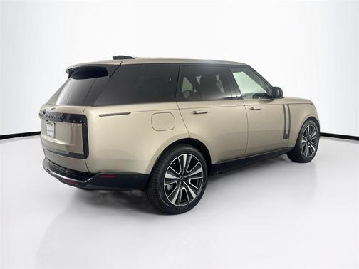 2025 Land Rover Range Rover P550e SE