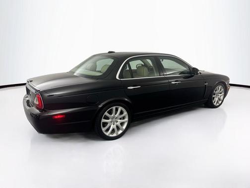 Ultimate Black 2009 Jaguar XJ XJ8
