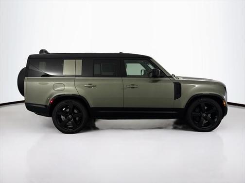 2025 Land Rover Defender 130 P400 X-Dynamic SE