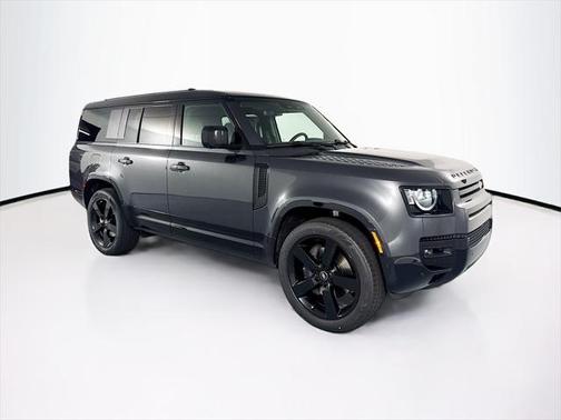 2025 Land Rover Defender 130 P400 X-Dynamic SE