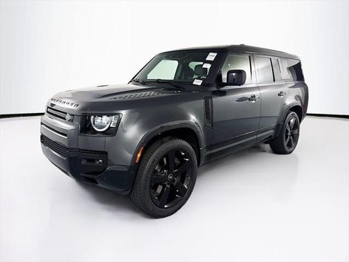 2025 Land Rover Defender 130 P400 X-Dynamic SE