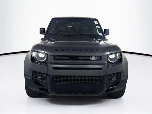 2025 Land Rover Defender 130 P400 X-Dynamic SE