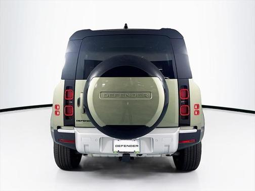 2025 Land Rover Defender 110 P300