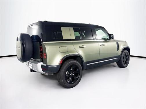 2025 Land Rover Defender 110 P300