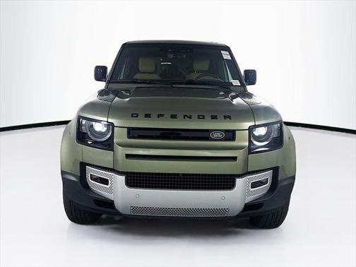2025 Land Rover Defender 110 P300