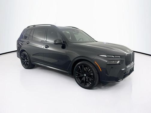 Black Sapphire Metallic 2023 BMW X7 xDrive40i