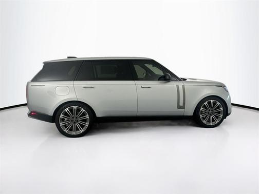 2025 Land Rover Range Rover P530 SE 7 Seat