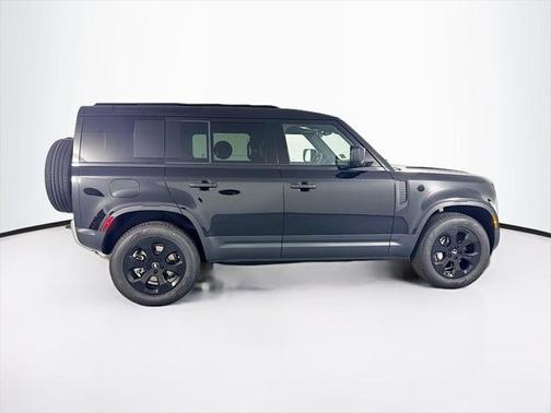 2025 Land Rover Defender 110 P400 S