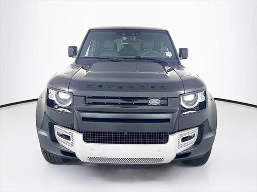 2025 Land Rover Defender 110 P400 S