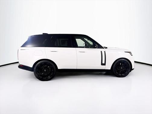 2025 Land Rover Range Rover P530 SE