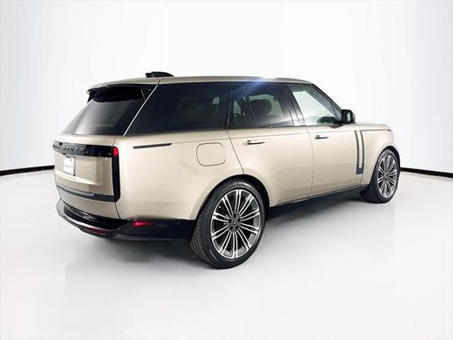 2025 Land Rover Range Rover P400 SE