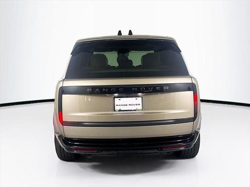 2025 Land Rover Range Rover P400 SE