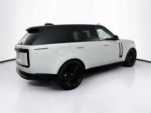 2025 Land Rover Range Rover P530 SE
