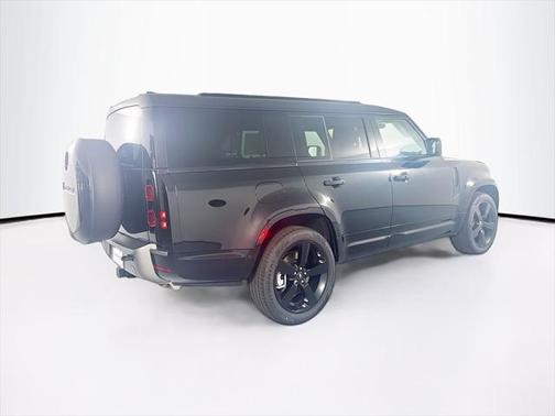 2025 Land Rover Defender 130 P400 X-Dynamic SE