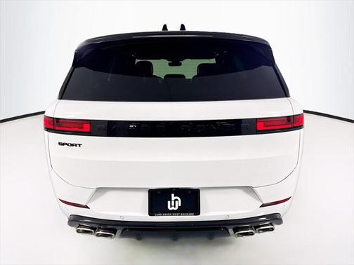 2025 Land Rover Range Rover Sport SE