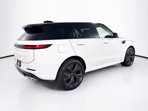 2025 Land Rover Range Rover Sport SE
