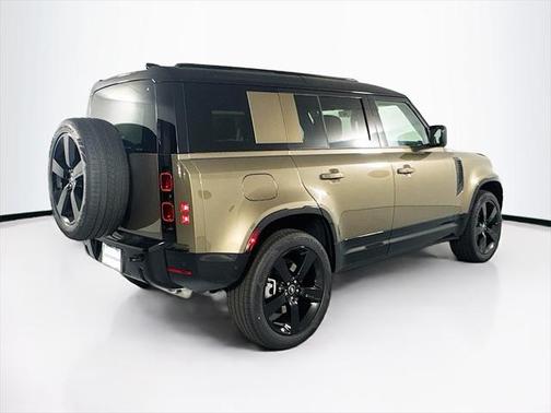 2025 Land Rover Defender 110 P400 X-Dynamic SE