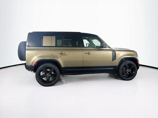 2025 Land Rover Defender 110 P400 X-Dynamic SE