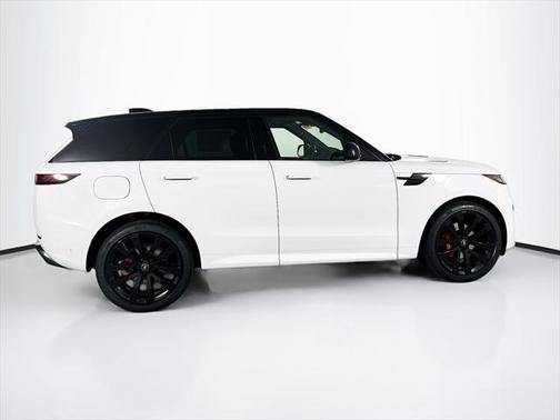 2025 Land Rover Range Rover Sport SE