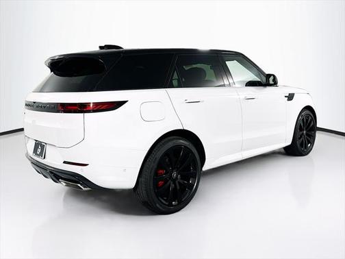 2025 Land Rover Range Rover Sport SE