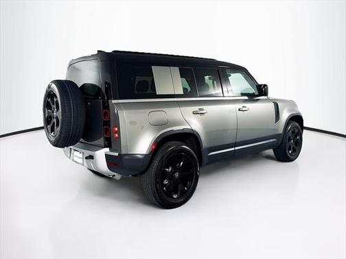 2025 Land Rover Defender 110 P300