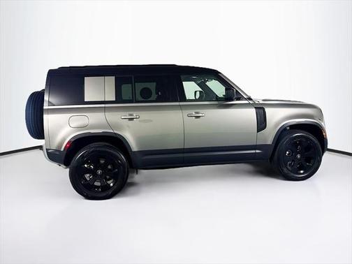 2025 Land Rover Defender 110 P300