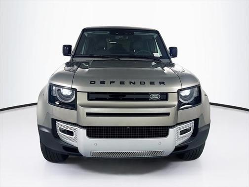 2025 Land Rover Defender 110 P300