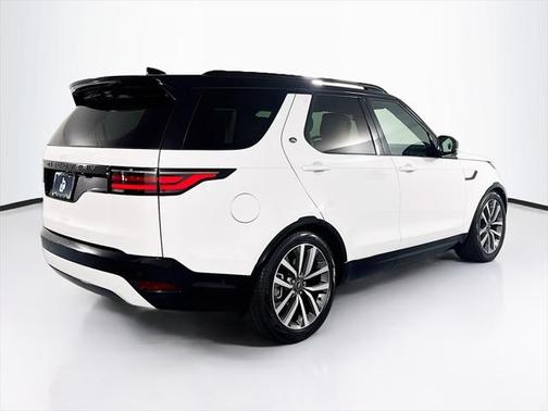 2025 Land Rover Discovery P360 Dynamic SE