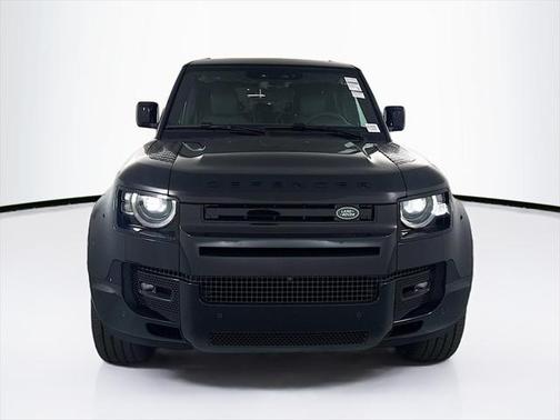 2025 Land Rover Defender 130 P400 X-Dynamic SE