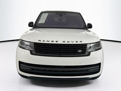 OSTUNI PEARL WHITE 2023 Land Rover Range Rover P530 SE