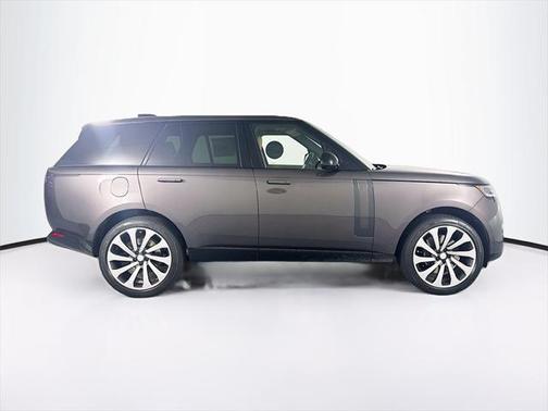 2025 Land Rover Range Rover P530 SE