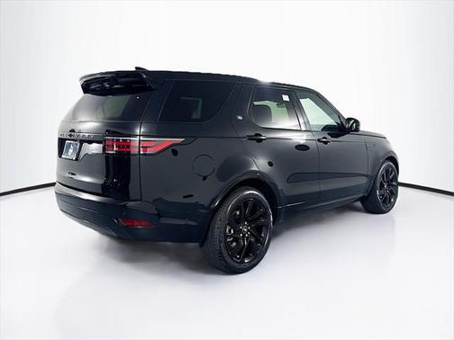 2025 Land Rover Discovery P360 Dynamic SE
