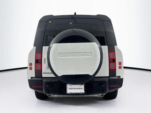 2026 Land Rover Defender P400 X-Dynamic SE