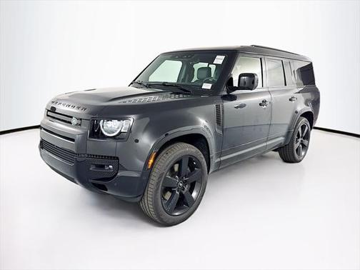 2025 Land Rover Defender 130 P400 X-Dynamic SE