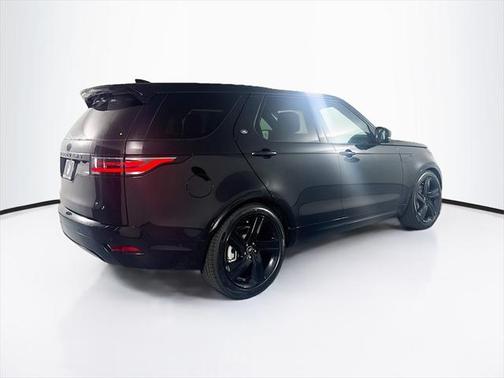 2025 Land Rover Discovery P300 Dynamic SE
