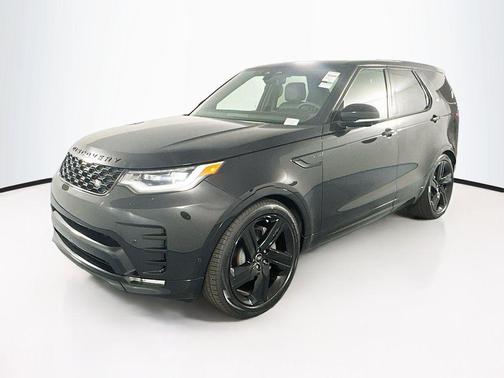 Santorini Black Metallic 2025 Land Rover Discovery P300 Dynamic SE