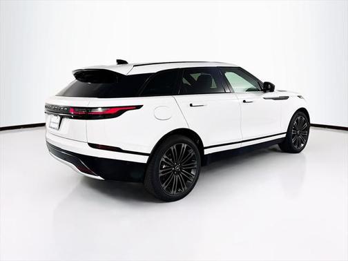 2026 Land Rover Range Rover Velar P250 SE R-Dynamic
