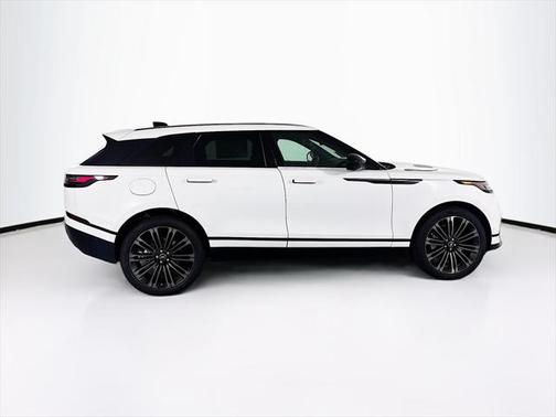 2026 Land Rover Range Rover Velar P250 SE R-Dynamic