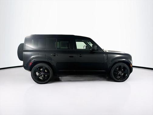 2025 Land Rover Defender 110 P400 X-Dynamic SE