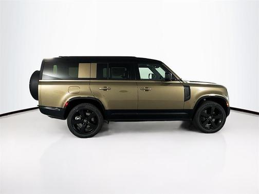 2025 Land Rover Defender 130 P400 X-Dynamic SE