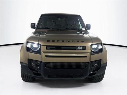 2025 Land Rover Defender 130 P400 X-Dynamic SE
