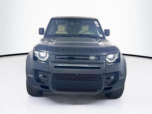 2025 Land Rover Defender 110 P400 X-Dynamic SE