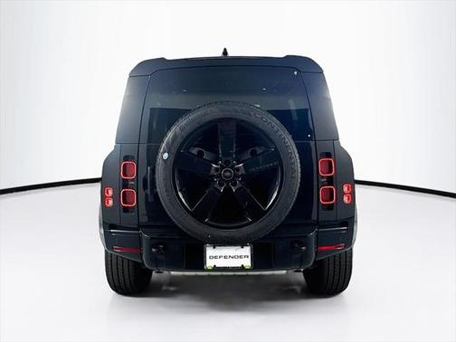 2025 Land Rover Defender 110 P400 X-Dynamic SE
