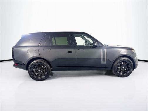 2025 Land Rover Range Rover P400 SE 7 Seat